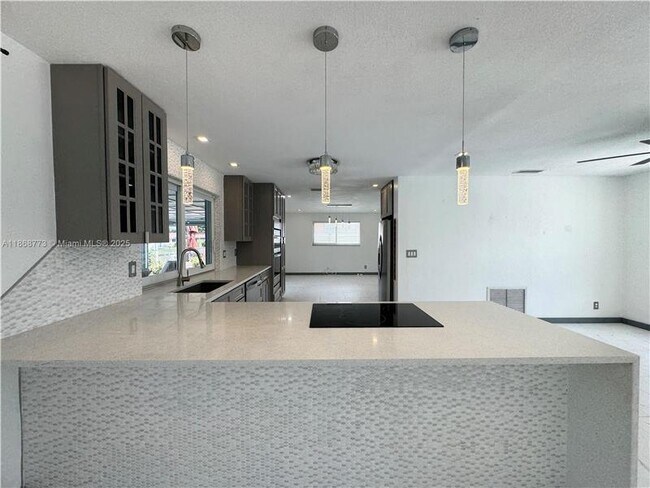 Foto del edificio - 6311 NE 20th Way