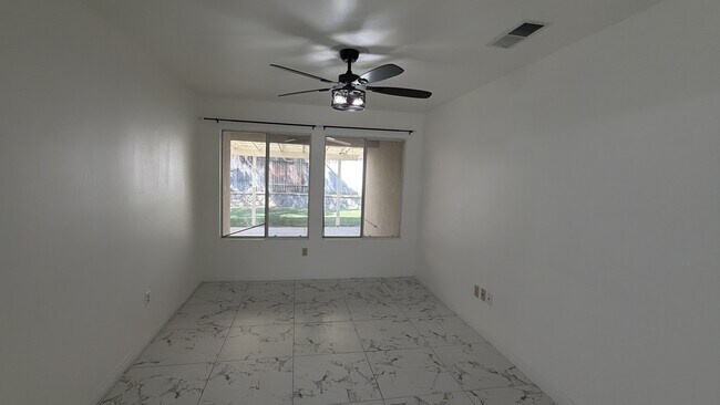 Foto del edificio - 5310 Summer Cypress Dr