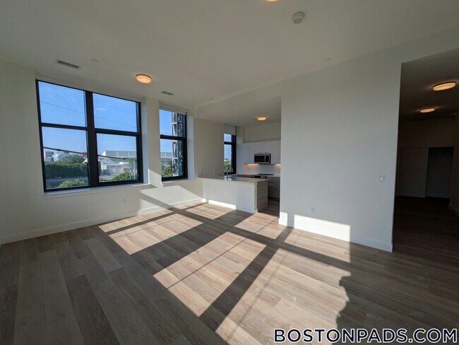 Building Photo - 1079 Commonwealth Ave