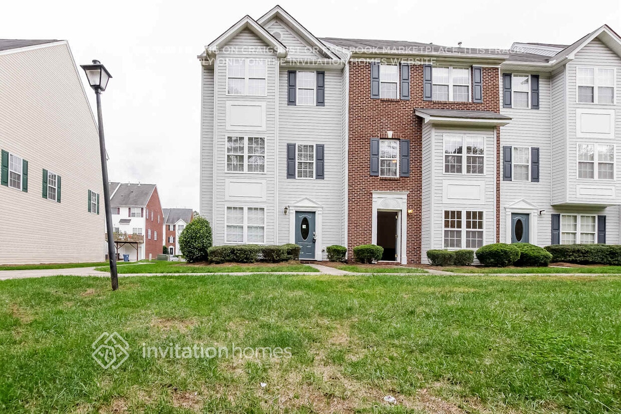 Foto principal - 9983 Treeside Ln