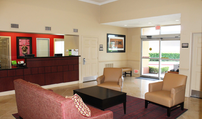 Lobby and Guest Check-in - Furnished Studio - Houston