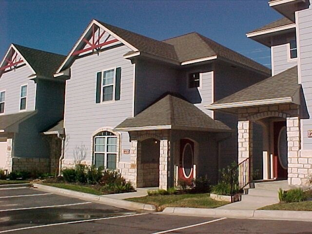 Foto del edificio - 1219 Canyon Creek Cir