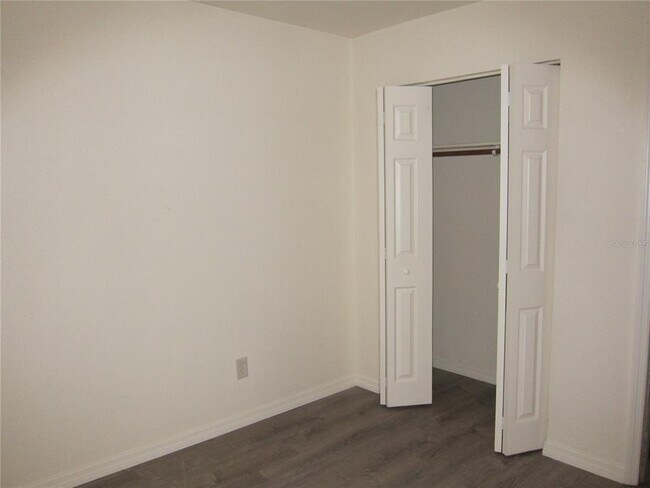 Foto del edificio - 719 SW 70th Terrace