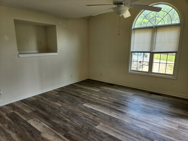 Foto del edificio - 3 bed 2 bath -Blackstone-Fort Pickett area