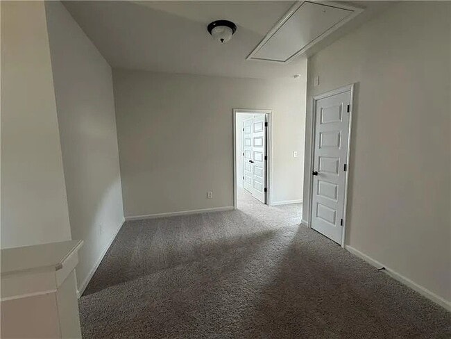 Foto del edificio - 35 Roberson Dr