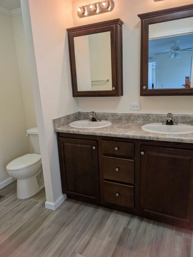 Building Photo - 52553 Elmcrest Ct