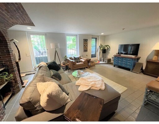 Foto principal - 623 Tremont St
