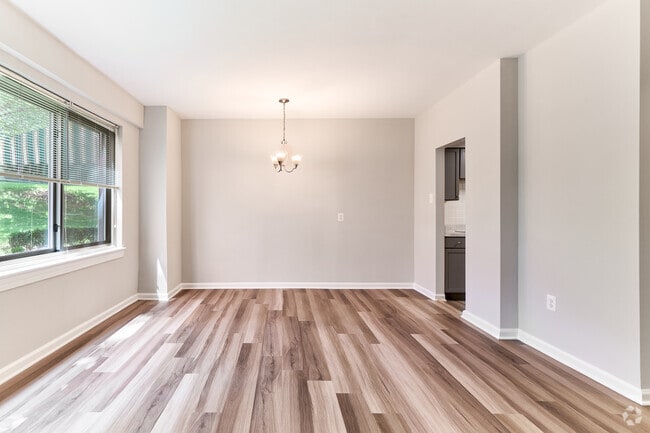 Interior Photo - Pooks Hill Tower & Court