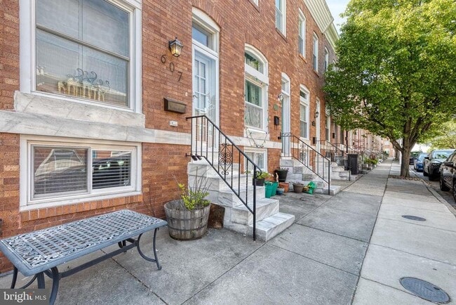 Building Photo - 607 S Streeper St