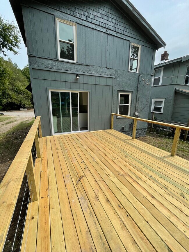 Building Photo - 4016 Flora Ave
