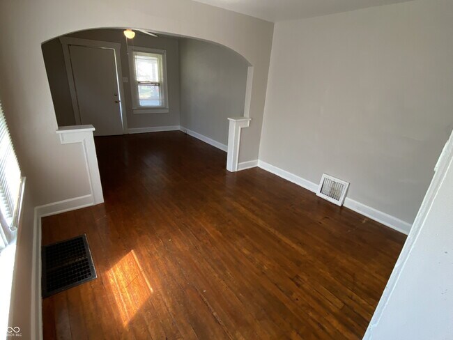 Building Photo - 1535 Kappes St