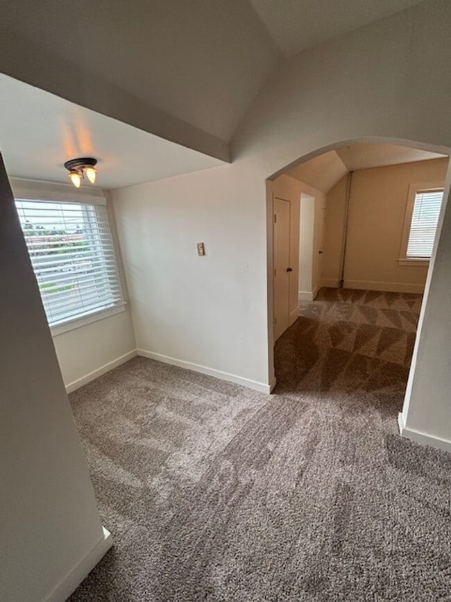 Foto del edificio - 2 Bedroom 1 Bath Apt in Newberg