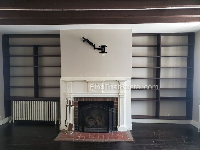 Building Photo - Spacious 1790s Gem in downtown Carlisle: Pet-Friendly, Fenced Yard, Laundry, Screened Porch, Near...