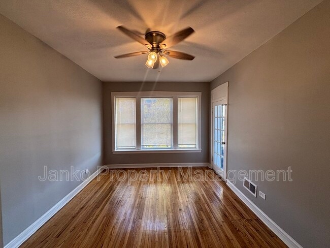 Foto del edificio - 4640 S St Lawrence Ave