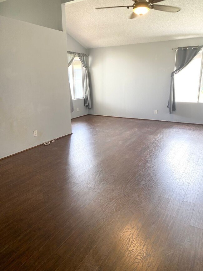 Building Photo - Kaneohe-Castle Hills: 4 Bdrm 2 Bath House w/ 2 Car Garage