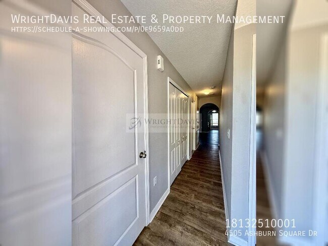 Photo - 4505 Ashburn Square Dr House