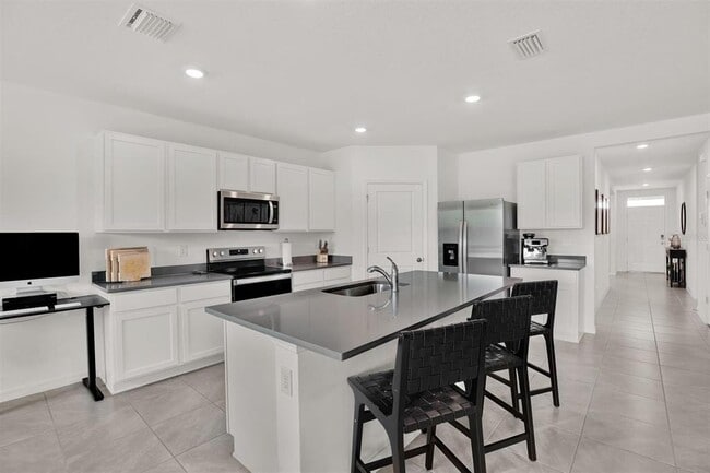 Foto del edificio - 35514 Mahwah Ave