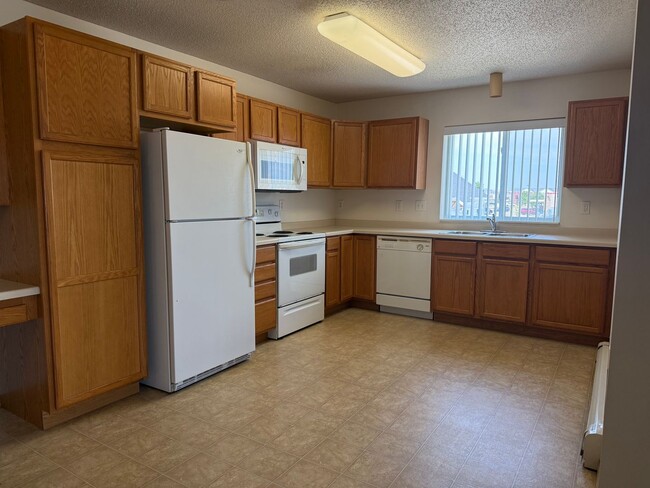Building Photo - 4431 Calico Dr S