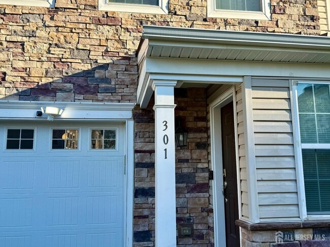 Building Photo - 301 Matutina Rd