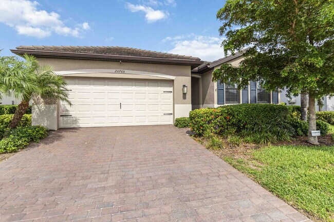 Foto del edificio - "Discover Your Dream Oasis: Spacious 3-Bed...