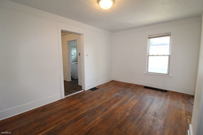 Building Photo - 4 br, 1 bath House - 809 S Division St