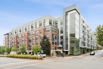 Building Photo - 145 Riverhaven Dr