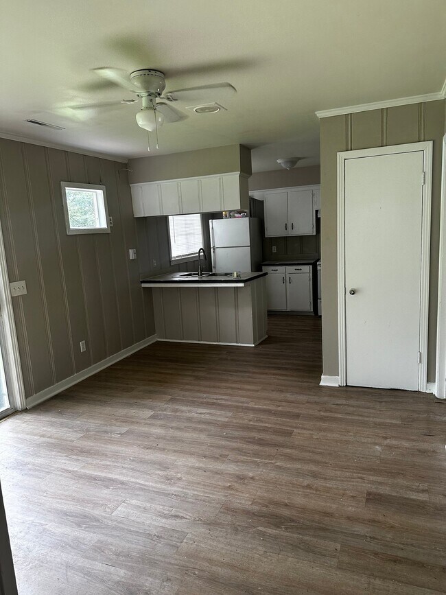 Foto del edificio - 5802 Highland Dr
