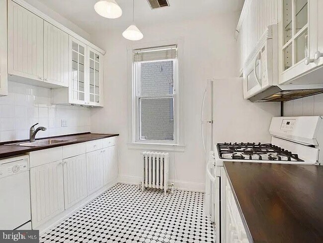 Foto del edificio - 426 Shepherd St NW