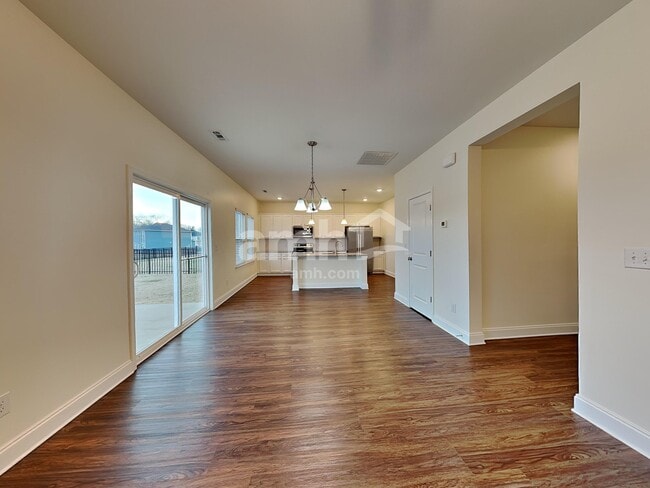 Building Photo - 1323 Lomond Dr