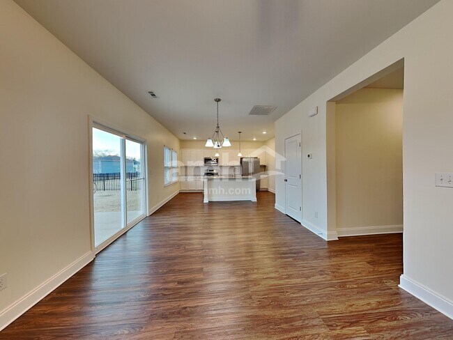 Foto del edificio - 1323 Lomond Dr