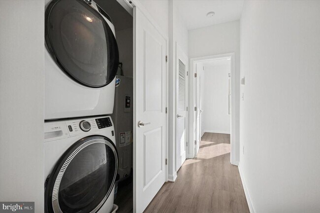 Building Photo - 4131 Cambridge St