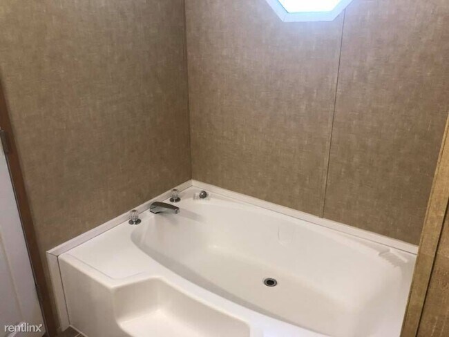 Foto del edificio - 3 br, 2 bath House - 110 Berry Ln