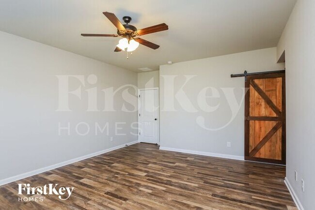 Foto del edificio - 4523 Brayden Dr