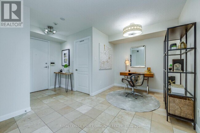 Building Photo - 313 Richmond St E