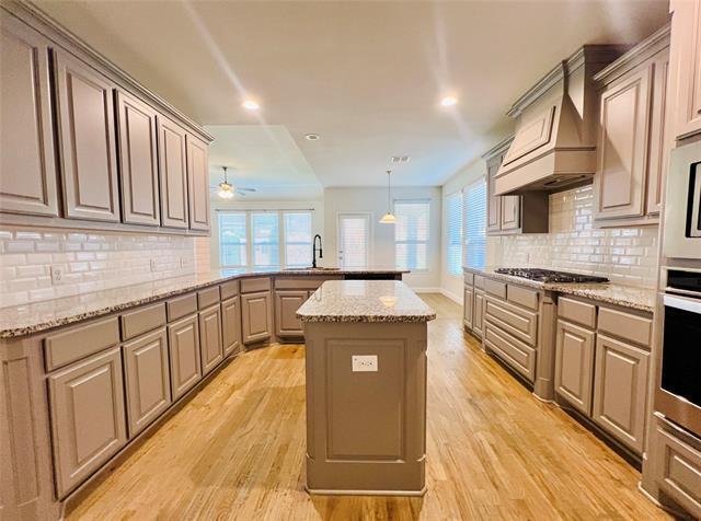 Foto del edificio - 5644 Salt Springs Dr