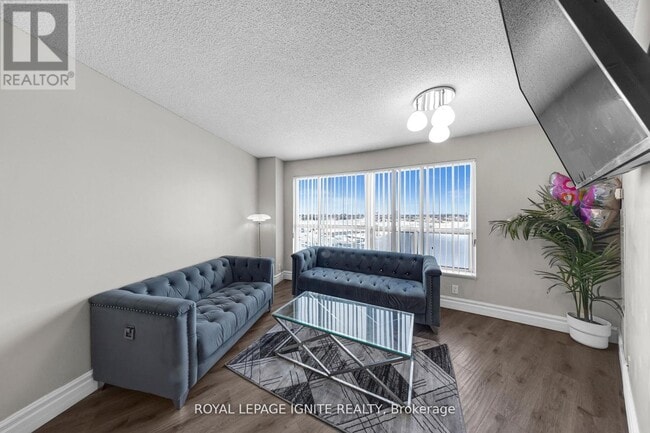 Building Photo - 36 Lee Centre Dr