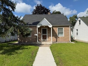 Building Photo - 4831 Dupont Ave N