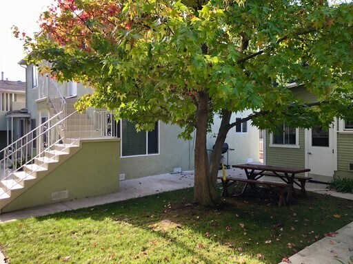 Foto principal - 1326 Stanford St