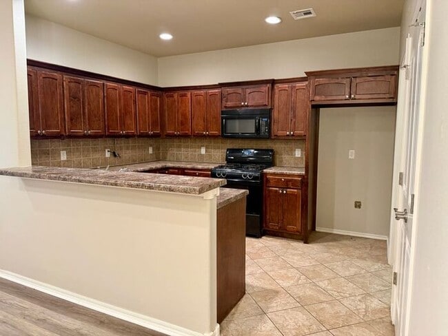 Building Photo - 2/2/2 Patio Home With Pond View!