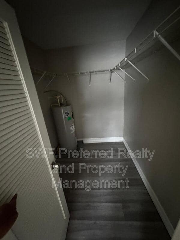 Foto del edificio - 222 FAIRWEATHER Ln