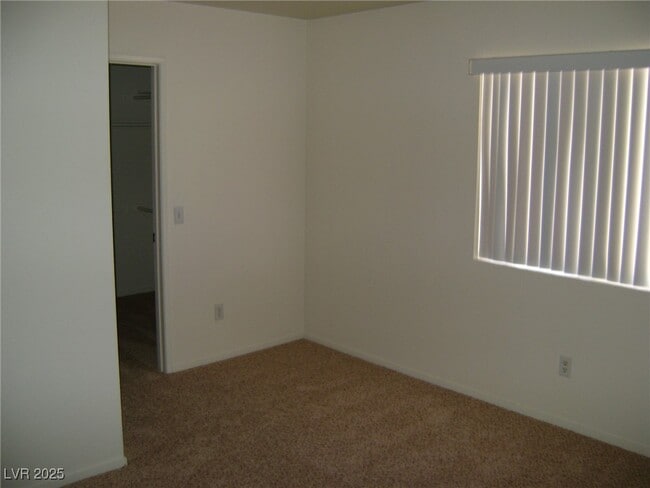 Foto del edificio - 830 Padre Field Ct