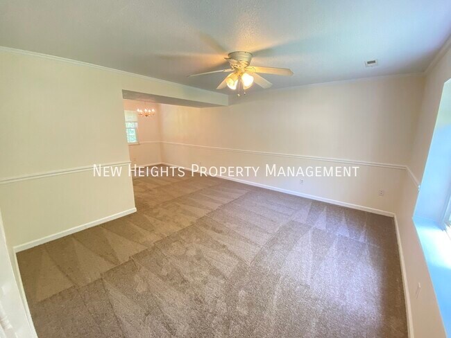 Building Photo - 109 Woodthrush Road
