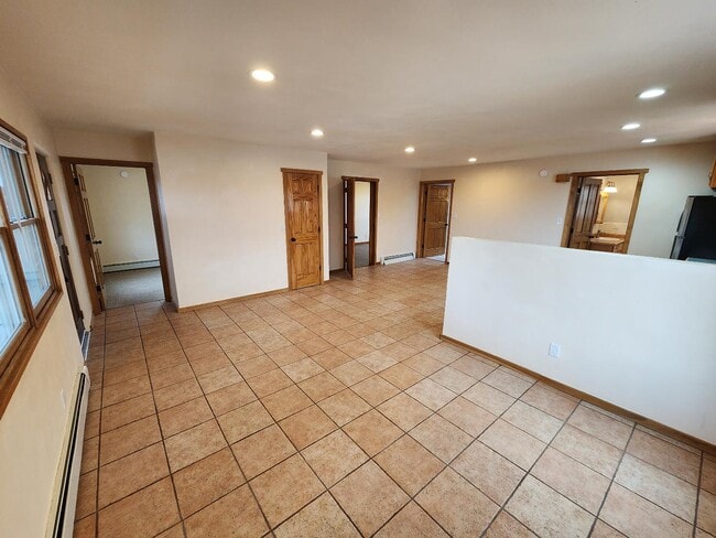 Building Photo - 502 Alicia St