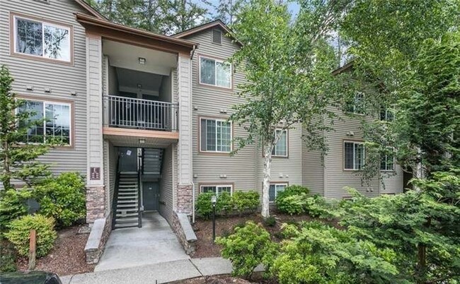 Foto del edificio - Tranquil Top-Floor Condo in Issaquah's Tan...