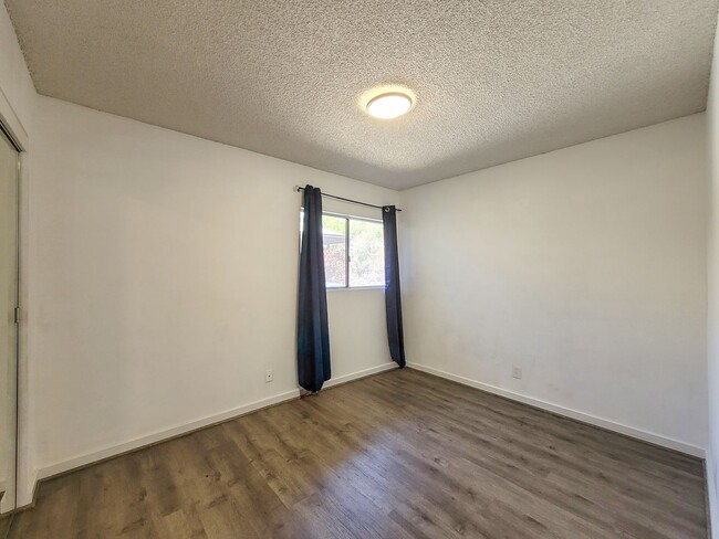 Building Photo - 3BR / 2Bath / 3Pkg - Home in Aiea!