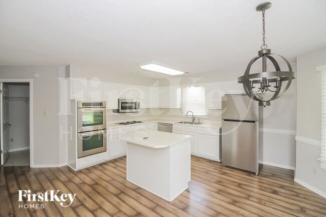 Foto del edificio - 594 Featherwind Cove N