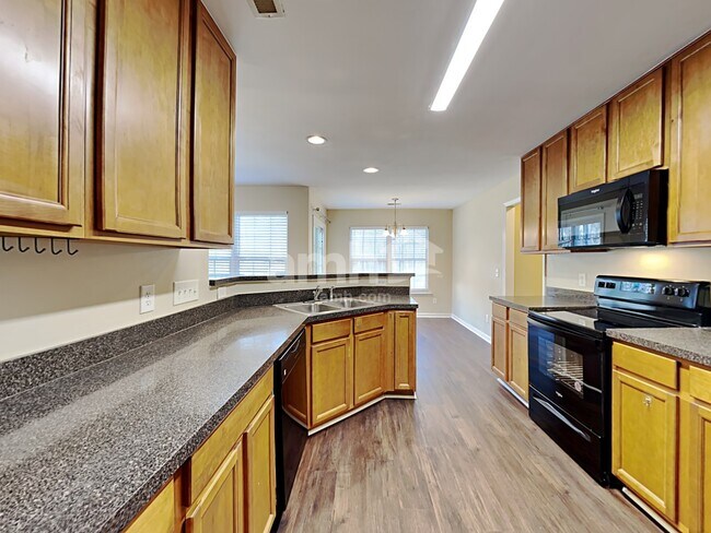 Foto del edificio - 5145 Chasteal Trail