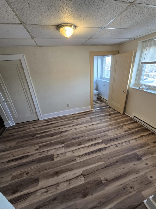 Building Photo - 15 S Stewart St