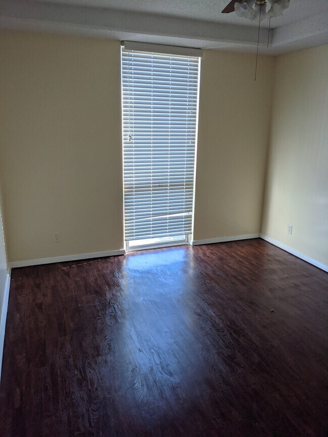 Bedroom #1 - 1271 Poplar Ave