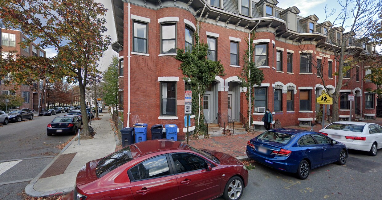 Primary Photo - 183 Harvard St